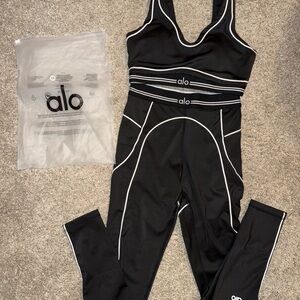ALO Yoga Black and White Sports Bra replica